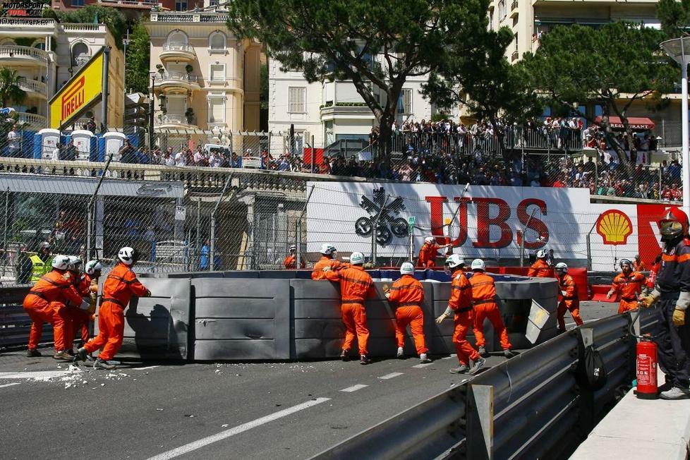 Chilton tut sich in seiner ersten Formel-1-Saison zu Beginn recht schwer. In Monaco kollidiert er mit Pastor Maldonado und ist so Mit-Auslöser der Rennunterbrechung. Auch im Qualifying-Duell gegen Bianchi sieht Chilton zunächst kein Land und liegt schnell mit 1:5 zurück.