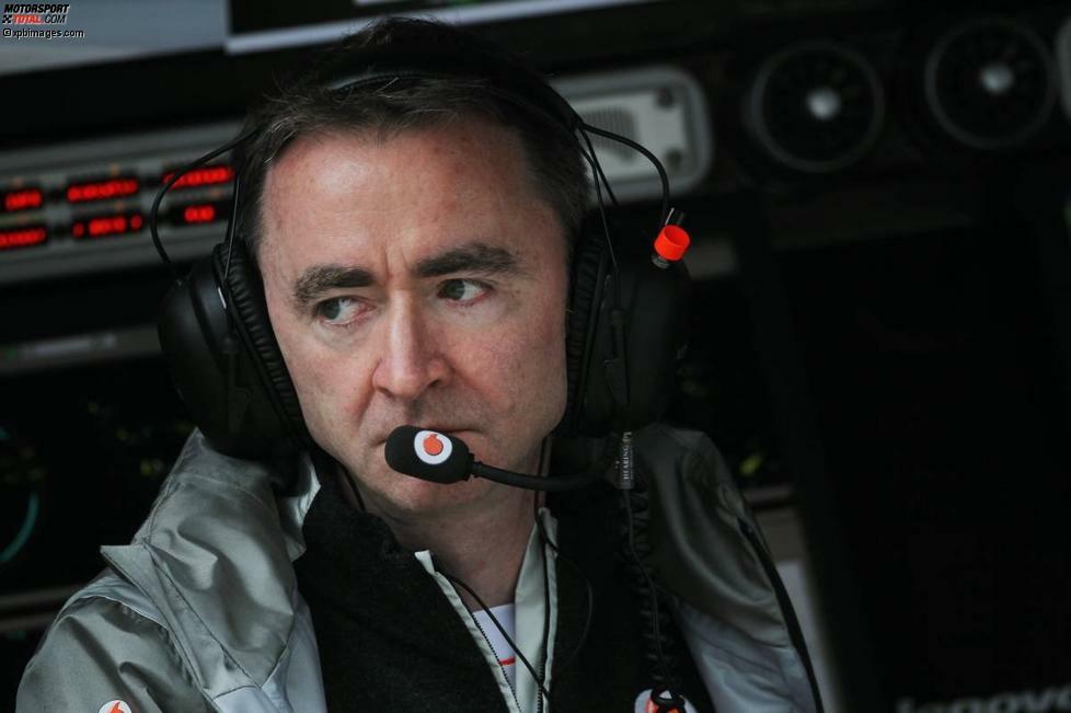 Um ihn hat sich Mercedes bemüht, doch weil Ron Dennis seine Gage erhöht hat, nutzten die ständigen Telefonanrufe von Niki Lauda nichts: Paddy Lowe, 50 Jahre alt, ist Technischer Direktor des McLaren-Teams und damit letztverantwortlich für den Erfolg oder Misserfolg der Autos. Lowe studierte an der Eliteuniversität in Cambridge Ingenieurswesen und stieß später als Leiter Elektronik zu Williams. Bereits 1993 heuerte er als Chef der Forschungs- und Entwicklungsabteilung bei McLaren an. Dort stand er jahrelang im Schatten von Adrian Newey, der das Team jedoch Ende 2005 verließ.