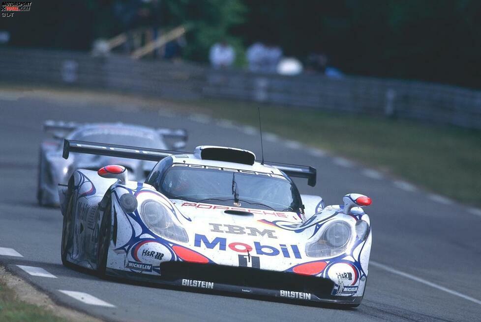 Nach weiteren Jahren in der Formel 3000 wandte sich McNish Mitte der 1990er-Jahre dem Langstreckensport zu und stellte auch dort sein Talent unter Beweis. Gleich im zweiten Anlauf gelang ihm zusammen mit Laurent Aiello und Stephane Ortelli im Jahr 1998 im Porsche 911 GT1 der Gesamtsieg bei den 24 Stunden von Le Mans.