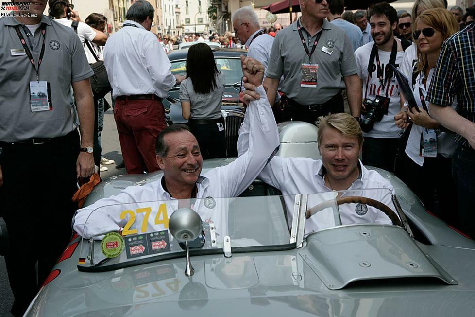 Mille Miglia 2011: Häkkinen und Juan Manuel Fangio II. im Mercedes 300 SLR (Baureihe W 196 R).
