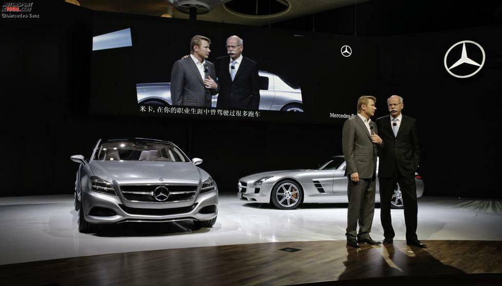 Stargast bei der Auto China, wieder mit Dieter Zetsche und dem SLS AMG, der Straßenversion des heutigen Safety-Cars der Formel 1.