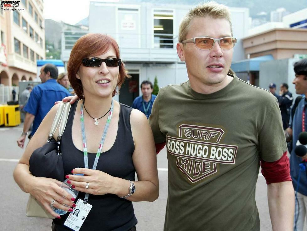 Erja und Mika beim Grand Prix von Monaco 2003. Mika fährt nach wie vor keine Autorennen, die beiden genießen ihre gemeinsame Freizeit.