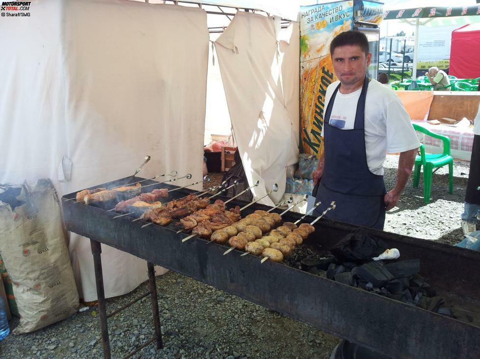 Barbecue auf Russisch: Klassisches Kebab kommt aus der orientalischen Küche, war aber auch am Moscow Raceway bei den Fans gefragt.