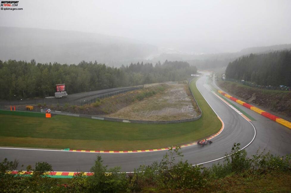 Die fahrerisch größere Herausforderung in Spa-Francorchamps ist inzwischen die schnelle Linkskurve Pouhon, die zu Bergers Zeiten noch nicht einmal ansatzweise voll ging, heutzutage aber wegen der reduzierten Motorleistung und der verbesserten Aerodynamik schon. Aus Rivage kommend erreichen die Formel-1-Boliden beim Anbremsen der Passage bis zu 290 km/h.