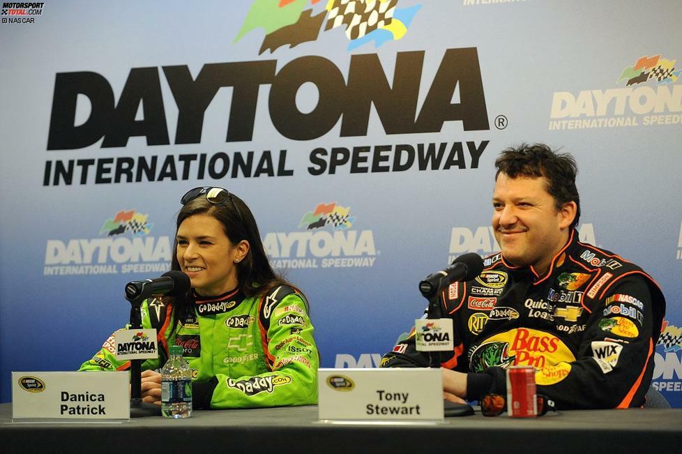 Der Rookie-Promi des Jahres 2013: Danica Patrick erscheint nun endgültig auf der Bildfläche und natürlich ist es Tony Stewart, der die wohl beste PR-Maschine der aktuellen NASCAR in sein Team Stewart/Haas Racing lockt.