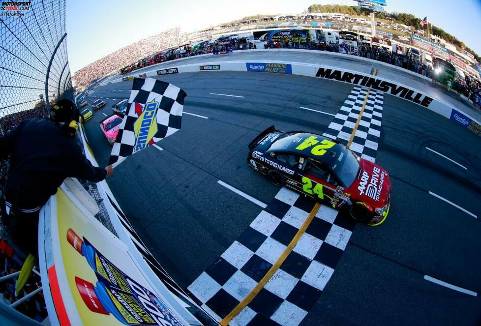 In Martinsville rechtfertigt Jeff Gordon im Nachhinein seine Chase-Qualifizierung. Eine Woche später in Texas passiert dann ein Reifenplatzer - Gordon ist draussen. 