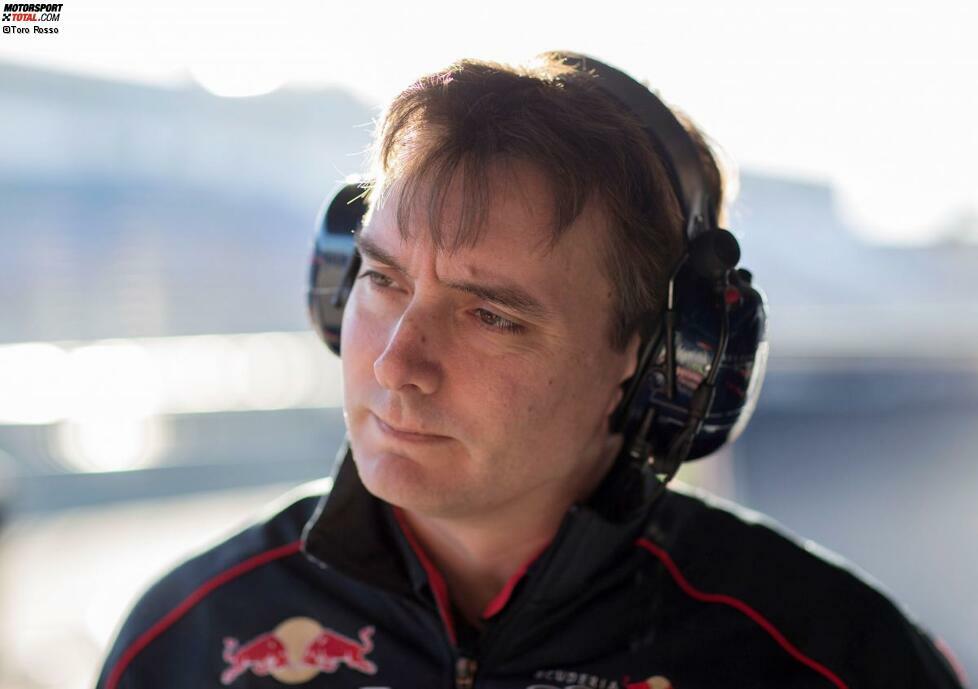 James Key ist der neue mächtige Mann in Faenza: Eigentlich stand der Designer des erfolgreichen 2012er-Sauber schon vor dem Sprung zu McLaren, da rief ihn in letzter Minute noch Red-Bull-Motorsportkonsulent Helmut Marko an und lockte ihn mit einem Angebot für Toro Rosso. Dieses räumt Key, der bei Red Bull eines Tages Adrian Newey nachfolgen könnte, mehr Entscheidungsfreiheiten ein als den meisten anderen Technischen Direktoren.