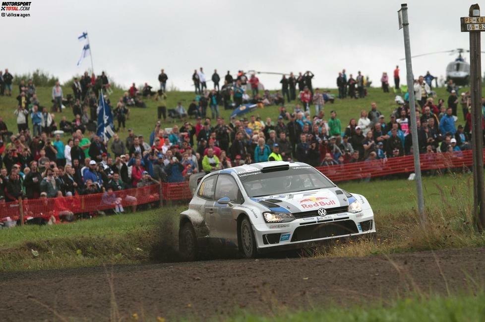 Rallye Finnland: Auf der Überholspur - Bei der schnellsten Rallye des Jahres fliegt Ogier durch die finnischen Wälder. Der Volkswagen-Pilot dominiert die Rallye