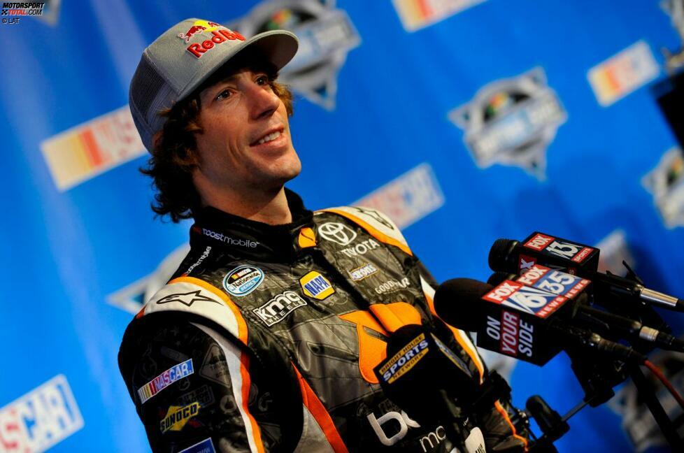 Dann geht es endgültig in Richtung NASCAR. Pastrana wird im Januar 2012 als Nationwide-Pilot vorgestellt. Doch ein Beinbruch verzögert das Debüt.