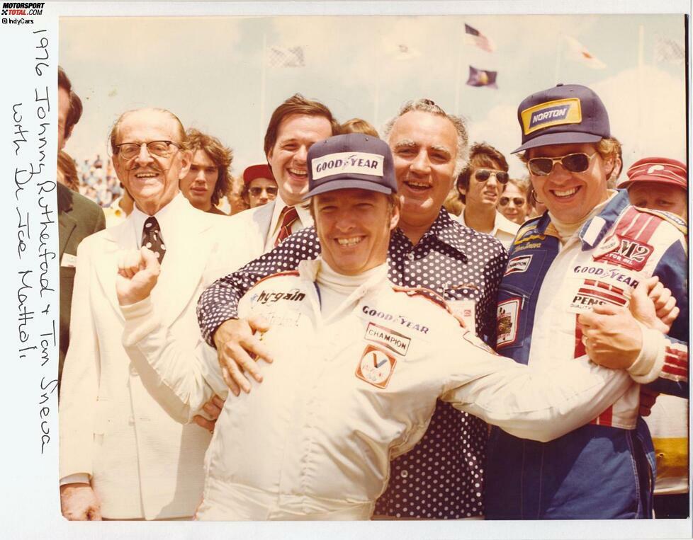 1976: Johnny Rutherford mit Tom Sneva und Streckengründer Dr. Joe Mattioli