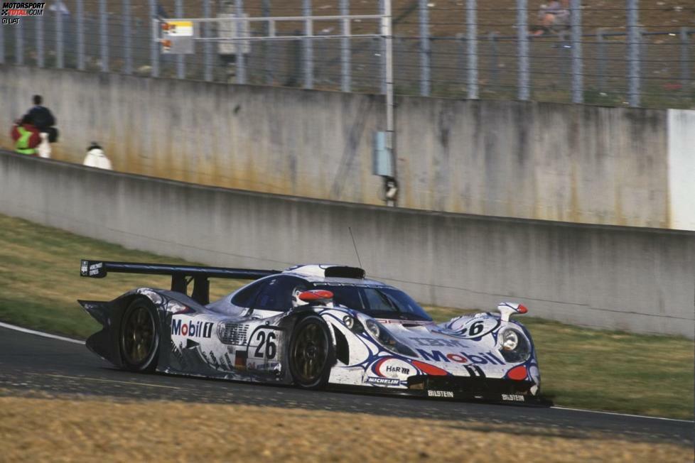 1998 setzte Porsche mit dem 911 GT1 noch einen drauf: Laurent Aiello, Allan McNish und Stephane Ortelli brachten das Werksfahrzeug knapp vor dem Schwesterauto über die Linie.