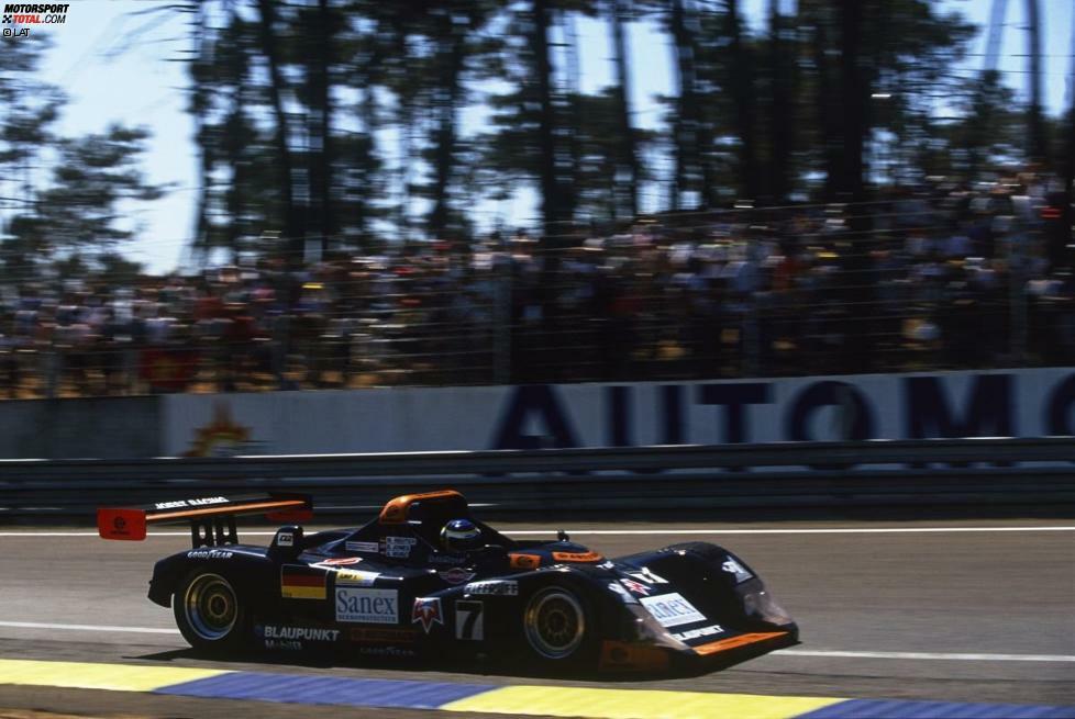 Von 1996 bis 1998 schlug die Zuffenhausener Keule nochmal kräftig zu - und man brachte berühmte Piloten auf das Siegertreppchen. 1996 feierte Alexander Wurz seinen ersten Le-Mans-Sieg am Steuer eines TWR-Porsche von Joest.