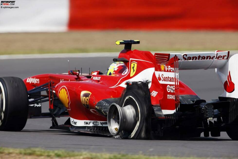 Spätestens in Silverstone wird klar, dass der WM-Zug 2013 ohne Ferrari abfährt: Alonso wird im Qualifying gerade mal Zehnter, und Massa gehört zu den Opfern von Pirellis Reifenplatzer-Orgie. Dass Alonso in der WM-Tabelle trotzdem 15 Punkte gutmacht, ist erstens reine Kosmetik - und zweitens nur Vettels Getriebeschaden zu verdanken.