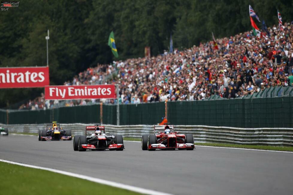 Acht Punkte vor der Sommerpause in Ungarn, acht Punkte auch nach der Sommerpause in Belgien: McLaren setzt den Aufwärtstrend langsam fort und geht in der Konstrukteurs-WM nach Halbzeit endlich an Force India vorbei.
