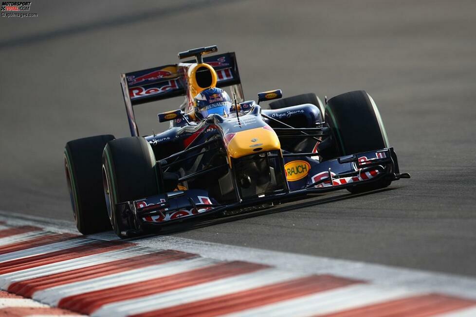 Elf Monate später darf Daniel Ricciardo an gleicher Stelle erneut ins Lenkrad eines Red-Bull-Boliden greifen. Dieses Mal ist es das WM-Auto von Sebastian Vettel, das Ricciardo im Anschluss an seine Saison in der Formel Renault 3.5 steuert. In dieser Meisterschaft hat er nach vier Siegen, acht Podestplätzen, acht Pole-Positions und vier schnellsten Runden den zweiten Gesamtrang belegt.