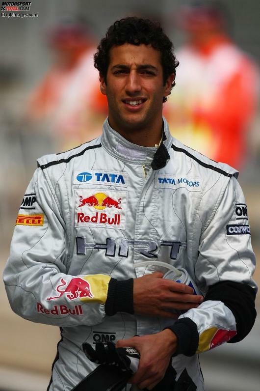 Am 30. Juni 2011 wird vertraglich vereinbart: Ab dem Grand Prix von Großbritannien übernimmt Daniel Ricciardo bei HRT den Platz von Narain Karthikeyan. Schon wenige Tage danach gibt Ricciardo sein Formel-1-Debüt als Stammfahrer.
