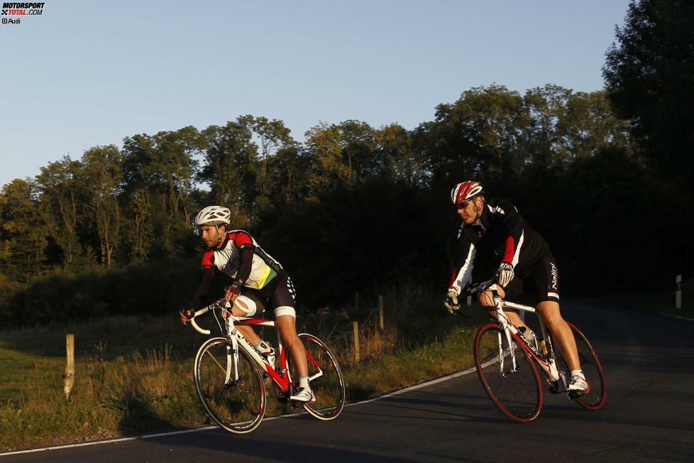 ...oder schwingt sich auf das Rennrad.