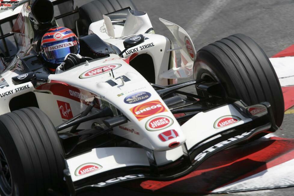 Ende 2005 hat Barrichello genug davon, Schumachers Wasserträger zu sein. Als immerhin zweimaliger Vizeweltmeister (2002 und 2004) wechselt er zu Honda. In Monaco 2006 fährt er mit dem Helm von Landsmann Tony Kanaan als Vierter sein bestes Saisonergebnis ein. Kanaan führt am selben Tag mit Barrichellos Helmdesign das Indy 500 an, wird aber nur Fünfter.