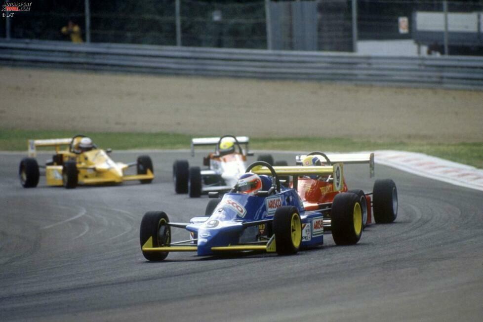 Früh übt sich, wer Meister werden will: Rubens Barrichello kommt als vielversprechende Kart-Hoffnung aus Südamerika nach Europa und wird 1990 auf Anhieb Meister in der Formel Vauxhall Lotus. Die Szene ist baff.