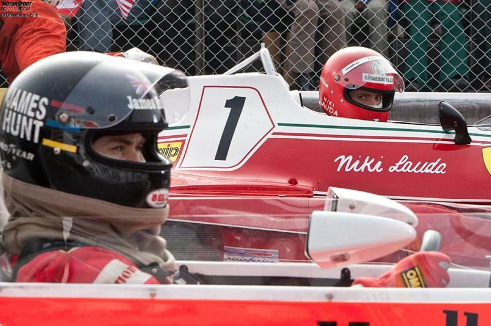 Und so treffen die beiden Kontrahenten im letzten Saisonrennen 1976 noch einmal aufeinander. James Hunt gegen Niki Lauda. Im strömenden Regen von Fuji, wo die Entscheidung in der Weltmeisterschaft fallen muss. Lauda, der den Regen fürchtet und die Gefahr scheut. Hunt, der dem Risiko eiskalt entgegenblickt, aber unbedingt punkten muss. Es ist ein respektvolles Duell auf Augenhöhe. 