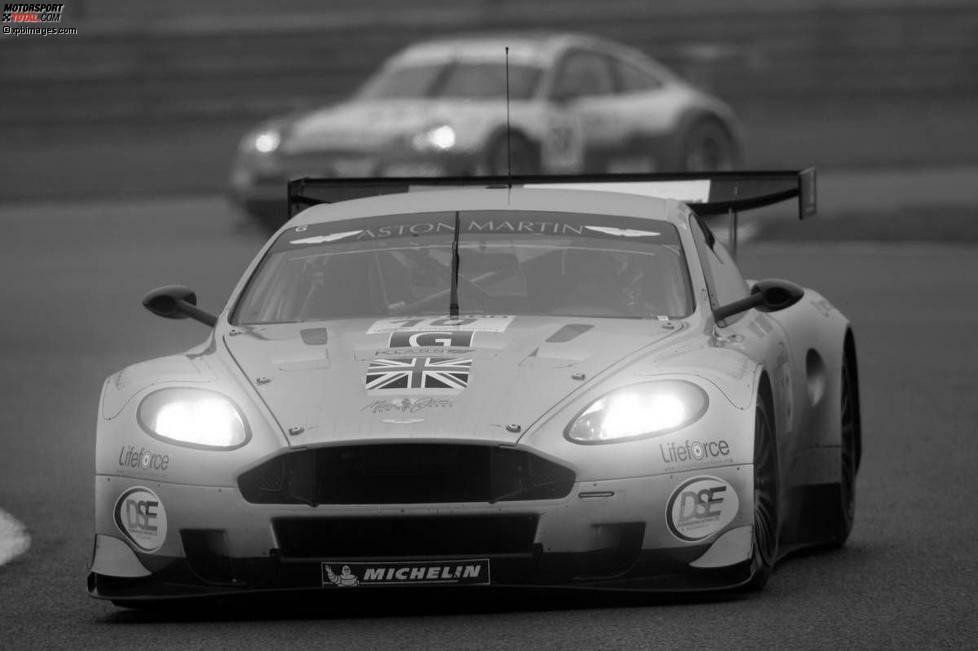 In der FIA-GT-Weltmeisterschaft 2008 fuhr Allan Simonsen als Gigawave-Teamkollege von Philipp Peter einen Aston Martin DBR9.