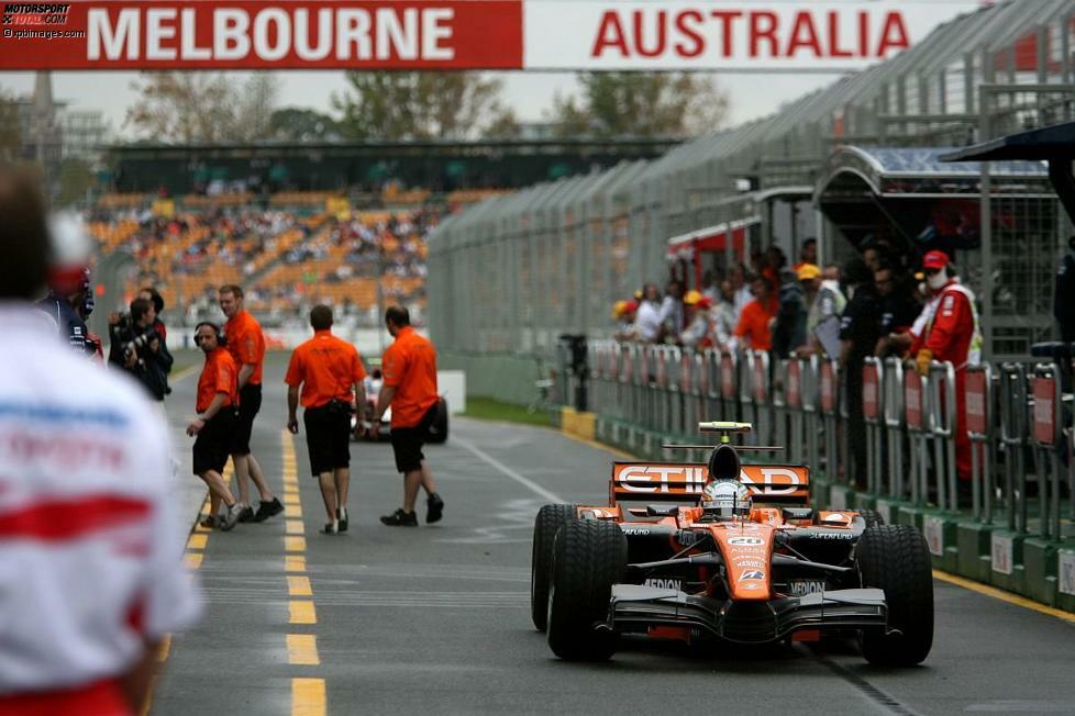 März 2007: Die ersten Meter. Adrian Sutil im Freien Training zum Großen Preis von Australien. 