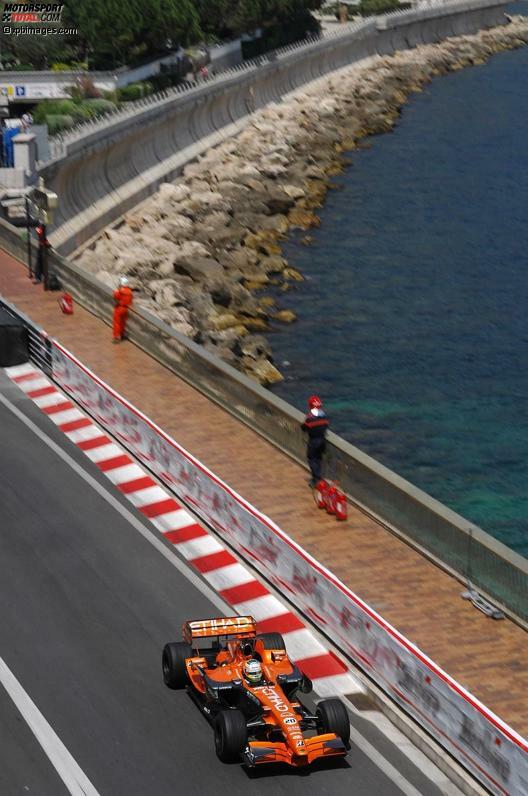 Mai 2007: Beim Stadtrennen in Monte Carlo zeigt Adrian Sutil seine ganze Klasse und fährt Bestzeit im Freien Training. Damit lässt der Spyker-Pilot erstmals aufhorchen.