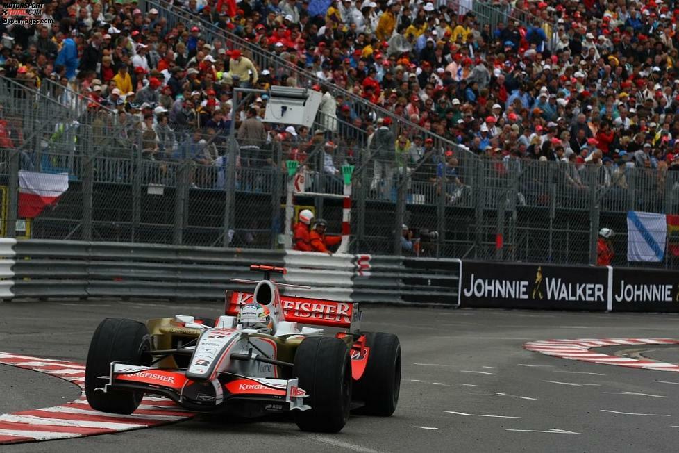 Mai 2008: Wie sehr Freud und Leid in der Formel 1 manchmal zusammenliegen, erfährt Adrian Sutil in Monte Carlo. Als Pilot im inzwischen in Force India umbenannten Team liegt er im Rennen sensationell an vierter Stelle, als er von Kimi Räikkönen in der Hafenschikane abgeschossen wird. Das Auto ist nicht mehr fahrbar, Sutil scheidet kurz vor Schluss aus. Ohne Punkte wird er am Saisonende WM-20.