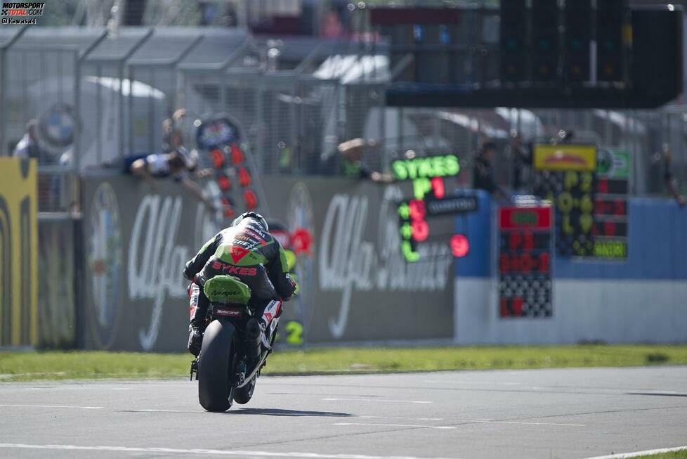 Jubelstimmung beim Heimrennen: In Donington gewann Sykes beide Läufe und holte sich vor den heimischen Fans die Maximalpunktzahl