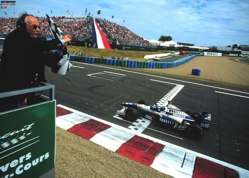 Dann kam die Saison 1994 und der tragische Unfall von Ayrton Senna. Nach dem Tod des Brasilianers musste der unerfahrene Hill die Rolle des Teamleaders übernehmen und wuchs in diese hinein. Nachdem er sich 1994 und 1995 im WM-Duell noch Michael Schumacher geschlagen geben musste, kam 1996 seine große Stunde. Hill wurde als erster Sohn eines früheren Weltmeister ebenfalls Titelträger in der Formel 1.