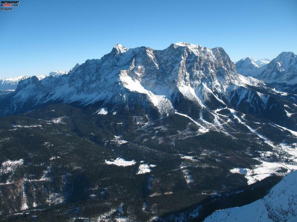 4. Zugspitze. Ich war noch nie dort, aber es ist der höchste Berg Deutschlands. In Bayern. Ich möchte da irgendwann mal raufklettern.