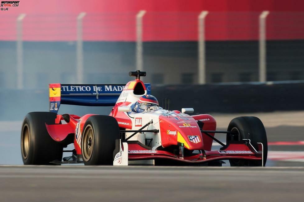 Bevor Maria de Villota 2009 in die Superleague Formula (Foto) wechselt, fährt sie unter anderem in der spanischen Formel 3, der Euroserie 3000 und der Formel-Palmer-Audi. Sie holt zwar regelmäßig Punkte, schafft es aber meist nicht in die Top 10 der Gesamtwertungen.