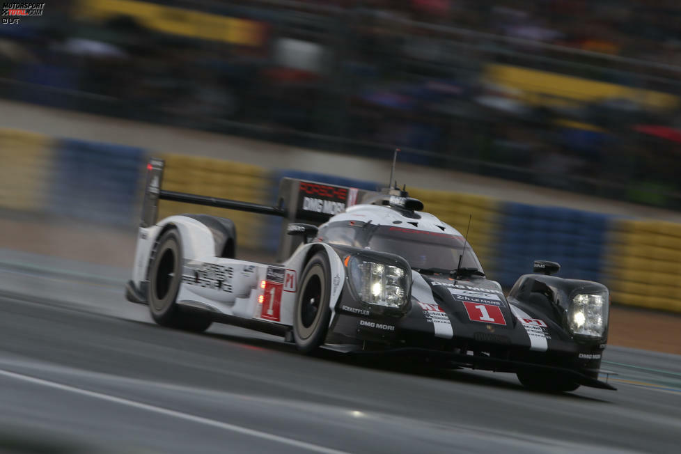 2016 ziert die Startnummer 1 seinen Porsche, das Glück verlässt ihn allerdings wieder. In der WEC und in Le Mans klebt der Defektteufel an seinem Auto. Mit Saisonende beendet er im Alter von 40 Jahren seine Karriere, bleibt aber Porsche als Repräsentant erhalten.