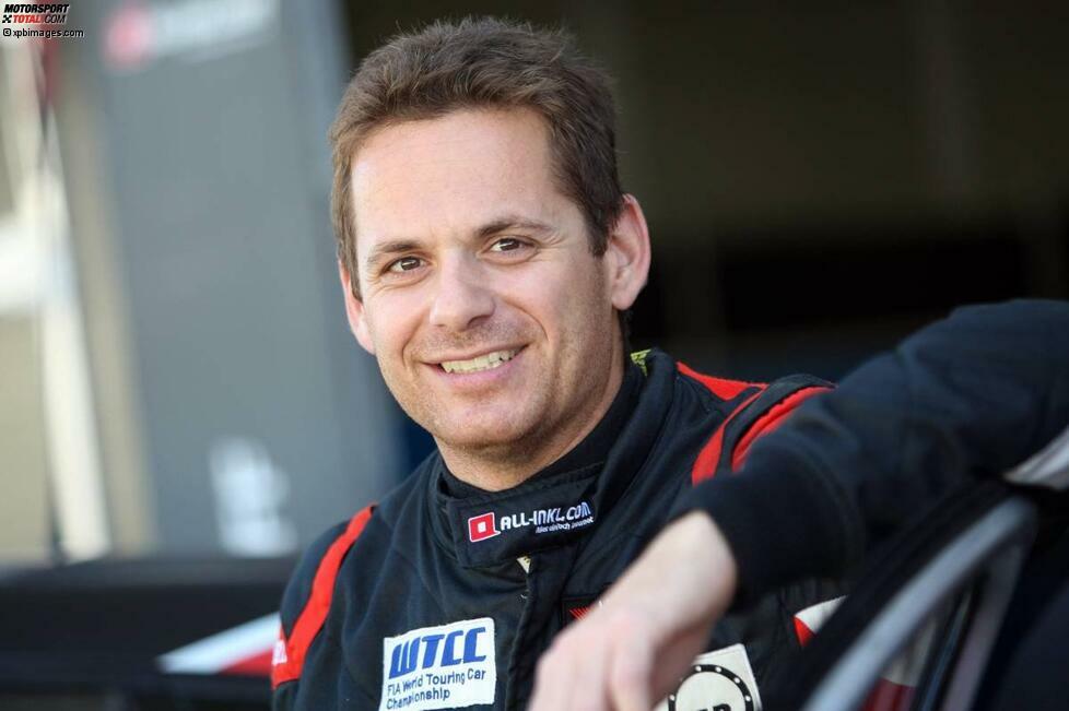 Marc Basseng hat 2013 seine erste und bisher einzige komplette WTCC-Saison bestritten. Im Team von Rene Münnich absolvierte er mit einem SEAT Leon alle 24 Sprintrennen und sammelte dabei insgesamt 57 WM-Punkte. Sein bestes Ergebnis, Platz vier, erzielte Basseng gleich an seinem ersten Rennwochenende - im strömenden Regen von Monza. Danach klebte dem GT1-Weltmeister von 2012 jedoch meist das Pech an den Rennstiefeln. Und so schloss es das Jahr als Gesamt-13. der WTCC ab, ehe er sich wieder der Langstrecke widmete.