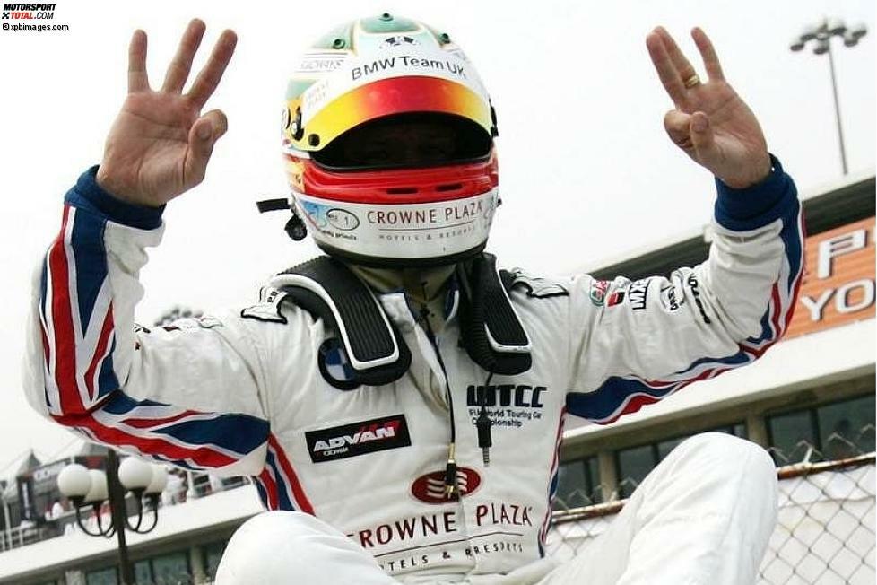 16. November 2007: Andy Priaulx (Großbritannien) zum Dritten. Nach dem EM-Titel 2004 und den beiden WM-Triumphen 2005 und 2006 wird der BMW-Fahrer in Macao zum dritten Mal Tourenwagen-Weltmeister. BMW bleibt die Nummer eins in der Herstellerwertung.