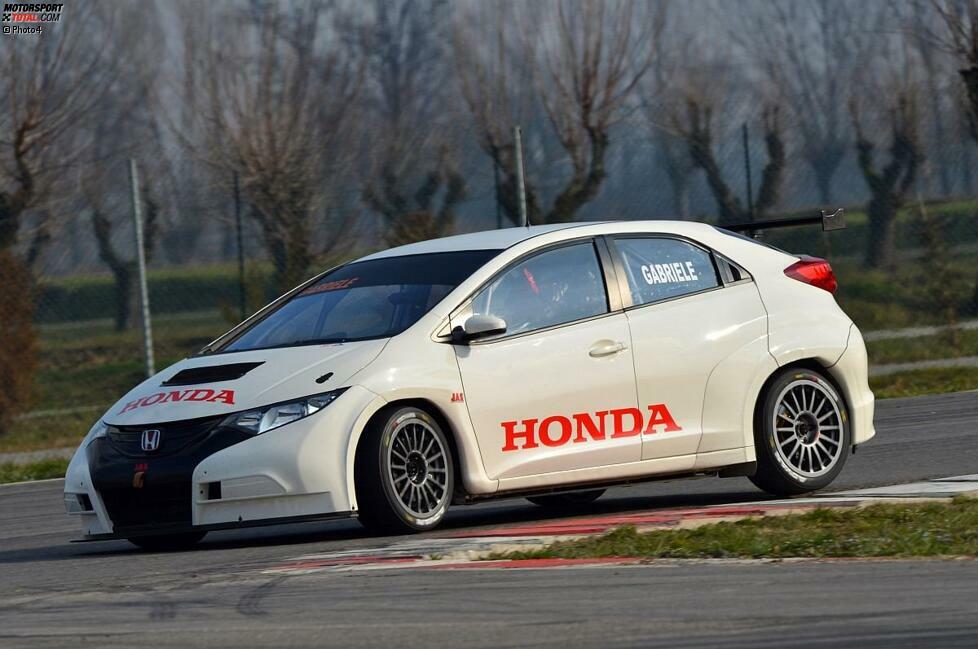 Honda steht bei den Wintertests der WTCC klar auf der Pole-Position. Das neue Werksteam absolviert vor allen anderen Rennställen die ersten Probefahrten der Saison. Erstmals überhaupt testen Gabriele Tarquini und Tiago Monteiro in den Wintermonaten parallel auf zwei Autos.