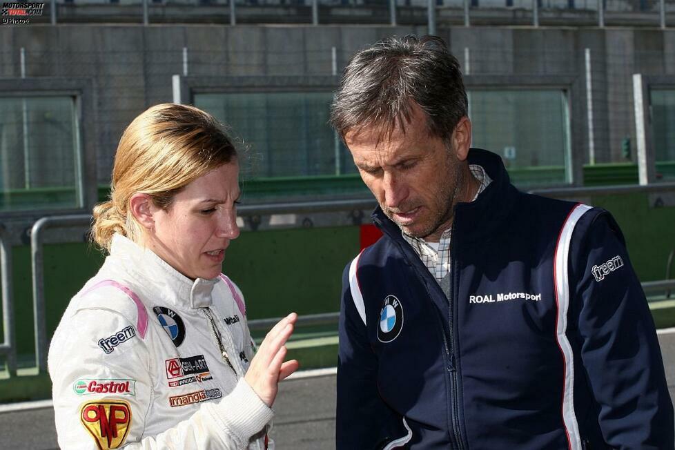 Bei ROAL sitzt während der Wintertests übrigens auch eine Dame im Auto. Michela Cerruti (li.), eine italienische Landsfrau von Teamchef Roberto Ravaglia (re.), darf den BMW 320 TC ausprobieren. Ob sie eines Tages auch WTCC-Rennen bestreitet?
