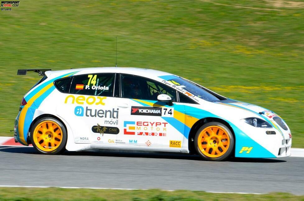 Pepe Oriola hält dem Tuenti-Team die Treue, bekommt 2013 aber neue Farben. Dank neuen Sponsoren rückt der WTCC-Teenager in diesem Jahr in einem weißen SEAT mit türkis-gelben Streifen aus. Und einen Teamkollegen hat Oriola in diesem Jahr nicht.