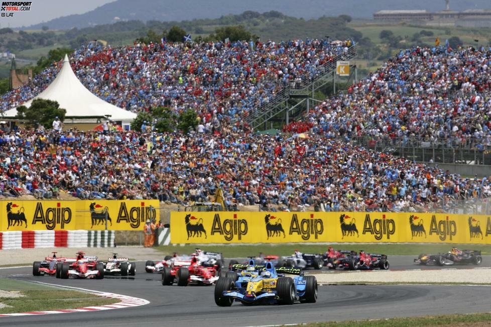 Alonso ist bisher der einzige Pilot, der sein Heimrennen in Spanien gewonnen hat. Er triumphierte im Vorjahr mit Ferrari und setzte sich von Startplatz fünf mit einer Vierstopp-Strategie an die Spitze. Alonso siegte auch 2006 (Foto), als er für Renault fuhr - damals startete er aus der Pole-Position.