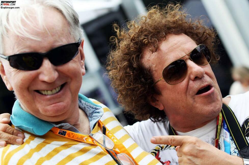 Legenden unter sich: links John Watson, der ehemalige Formel-1-Pilot, der zwar fünf Grands Prix gewinnen konnte, aber nie die Weltmeisterschaft, und rechts Leo Sayer, Pop-Superstar der 70er und 80er und seit 2009 mit einem australischen (statt britischen) Pass ausgestattet. Und, nebenbei bemerkt, glühender Motorsport-Fan und Spezialfreund unseres Formel1.de-Kolumnisten Kai Ebel.