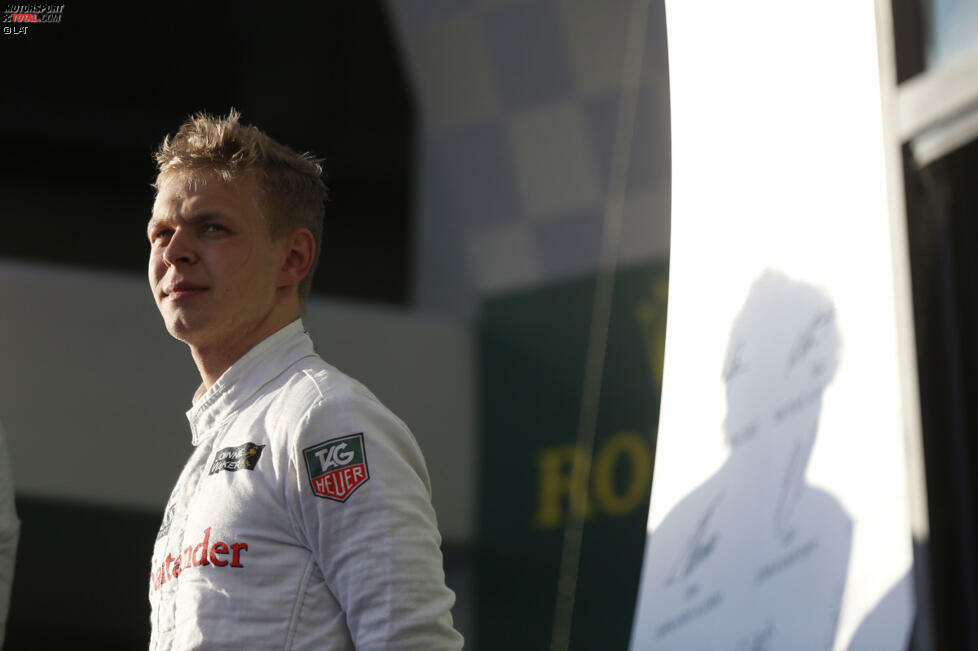 Weil Kevin Magnussen beim Großen Preis von Australien nachträglich auf den zweiten Platz nach vorn gerückt ist, hat er das erfolgreichste Formel-1-Debüt seit Jacques Villeneuve 1996 hingelegt. Villeneuve war damals - ebenfalls in Melbourne - von der Pole-Position losgefahren und hatte das Rennen ebenfalls als Zweiter beendet. Die einzigen Fahrer, die bei ihrer Formel-1-Rennpremiere noch besser abgeschnitten haben, waren Giancarlo Baghetti, Nino Farina und Johnnie Parson. Baghetti siegte beim Großen Preis von Frankreich 1961, seinem ersten Formel-1-Rennen. Farina gewann den Großen Preis von Großbritannien 1950, das erste zur neuen WM zählende Formel-1-Rennen. Und Parson war beim Indy 500 der Saison 1950 siegreich.