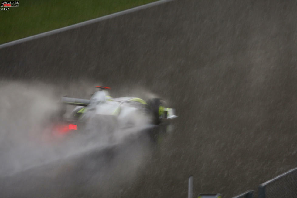 Der Sieg von Jenson Button 2009 markiert das bis dato letzte Formel-1-Rennen, bei dem halbe Punkte vergeben wurden. Aufgrund von massivem Regen war das Rennen nach 31 Runden mit der roten Flagge unterbrochen worden. Ein Restart war nicht möglich. Button wurde deshalb zum Sieger erklärt und erhielt die halbe Punktzahl für den Sieg - fünf WM-Zähler.