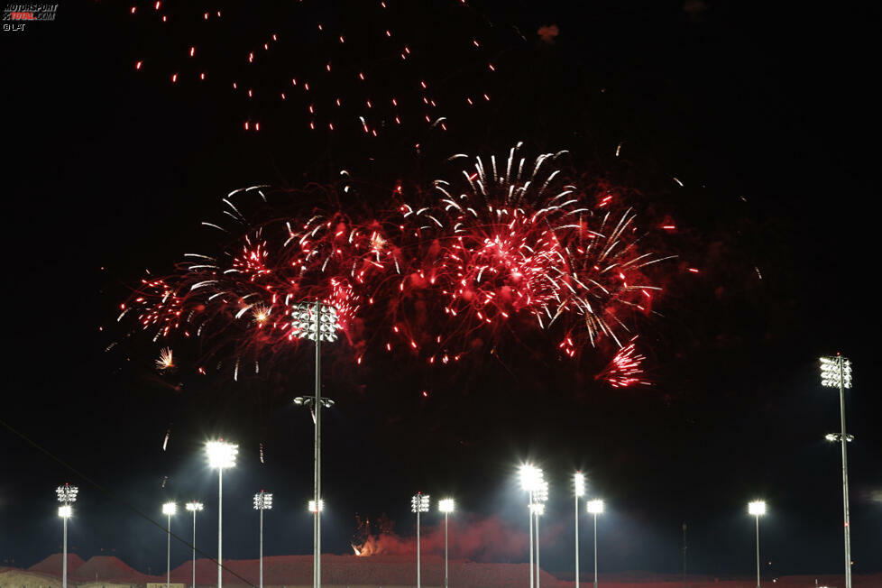 Mit einem Feuerwerk beendet Bahrain das durchaus gefällige und perfekt organisierte Formel-1-Spektakel 2014. Für die unterdrückten Minderheiten im Land ist das nicht nur positiv, denn jetzt dauert es wieder ein Jahr, bis die ganze Welt das nächste Mal zuschaut, ob die Menschenrechte im Königreich immer noch mit Füßen getreten werden...