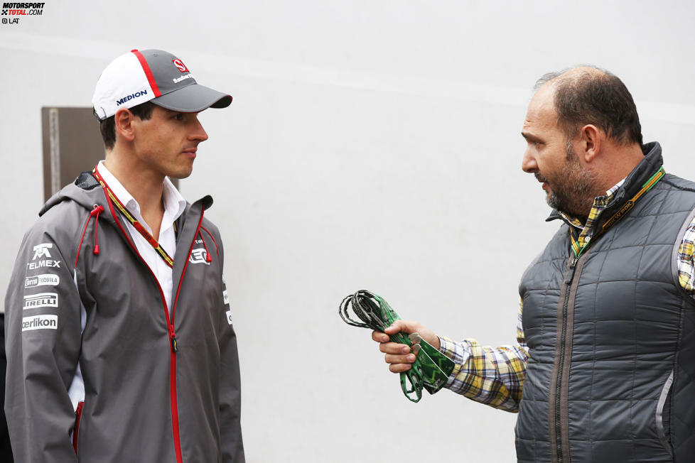 Adrian Sutil wird übrigens seinen Zweijahresvertrag bei Sauber einhalten, wie es scheint. Falls doch nicht, könnte er bei seinem alten Bekannten Colin Kolles andocken. Der wüsste sich mit dem Kleingeld von Sutils Sponsoren sicher was anzufangen.