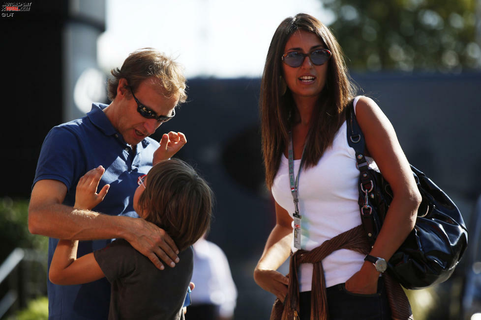 Oder Luca Badoer, 2009 in Valencia (17.) und Spa-Francorchamps (14.) wenig überzeugender Ersatzmann für Felipe Massa, hier im Bild mit seiner Familie.