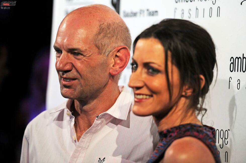 Red-Bull-Stardesigner Adrian Newey mit seiner neuen Lebensgefährtin Amanda Smerczak. Ex-Ehefrau Marigold war immer gegen einen Umzug nach Italien und verhinderte so einen Transfer zu Ferrari. Zumindest diese Hürde ist auf dem Weg nach Maranello schon mal aus dem Weg geräumt. Angeblich bietet Ferrari dem Briten eine sagenhafte Jahresgage von 20 Millionen Dollar.