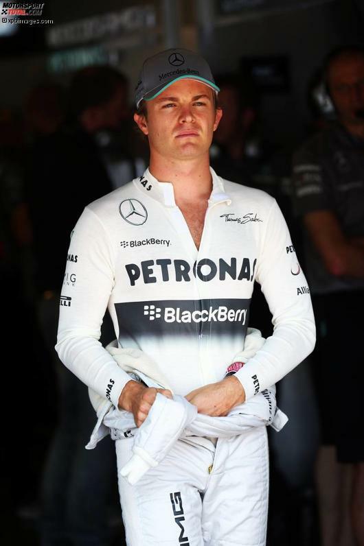 Für Rosbergs kommt es dann im Qualifyings ganz dicke: Er verzockt sich in der Strategie und schafft es nicht ins Q3. Dort landet dafür Nico Hülkenberg. Auch Jenson Button und Daniel Ricciardo dürfen um die ersten zehn Startplätze mitkämpfen.
