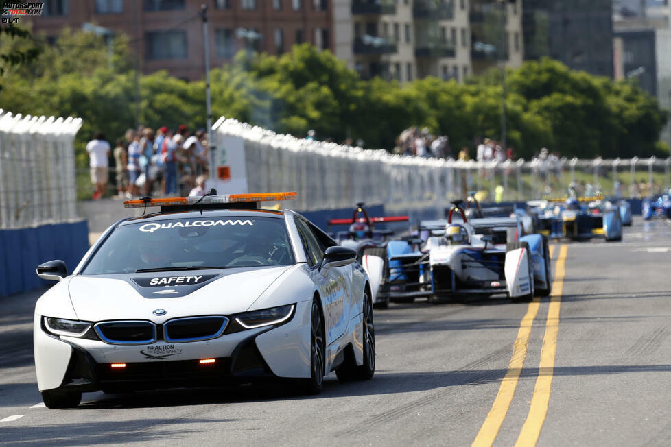 4. Buenos Aires (Argentinien) - 6. Februar 2016: Im Januar haben die Formel-E-Piloten Winterferien, bevor in der Hauptstadt Argentiniens das Jahr 2016 eingeläutet wird. Auf dem 2,4 Kilometer langen Kurs gilt es zwölf höchst unterschiedliche Kurven zu absolvieren. Dass das nicht einfach ist, hat die Vorsaison gezeigt, als die Favoriten reihenweise abflogen und so Antonio Felix da Costa als Sieger profitieren konnte.