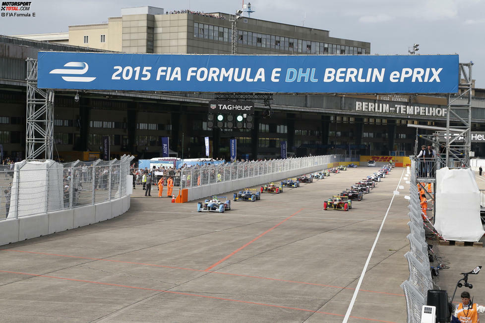 8. Berlin (Deutschland) - 21. Mai 2016: Die deutschen Fans können sich Ende Mai wieder auf ein Live-Erlebnis in der Hauptstadt freuen - allerdings nicht mehr auf dem ehemaligen Flughafen in Tempelhof. Weil dort Flüchtlinge untergebracht werden, wechselt der Kurs in das Stadtzentrum in die Karl-Marx-Allee.