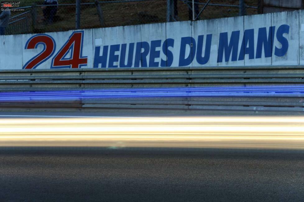 Der Simonsen-Unfall sollte der schlimmste Crash des Wochenendes bleiben, aber nicht der einzige. Immer wieder machte Regen die Fahrten in Le Mans zu echten Höllentrips.